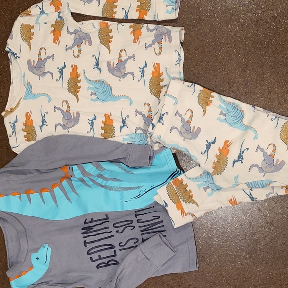 Carter's Other - Carter's 5T pajamas